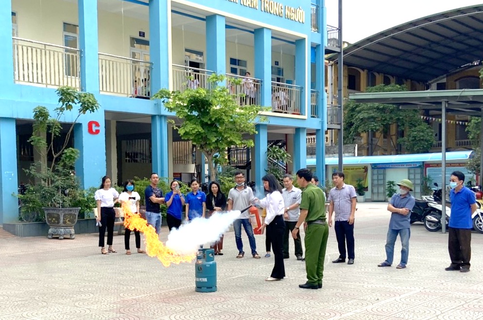 Tuyên truyền kiến thức PCCC tại Trường THCS Ngô Quyền (Lê Chân)